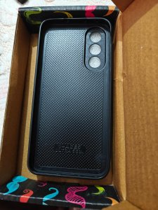 Best product bought for my new OnePlus Nord 5. My friend bought it for oneplus nord 2 5g and that was really good so i thought of buying and sirphire made it great. This cover looks very good at glossy.