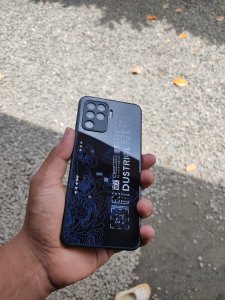 A pretty good cover with a decent screen protector