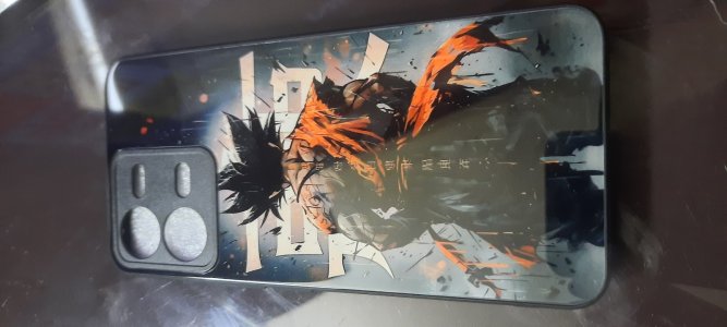 Premium lagta hai, thoda slippery surface hai